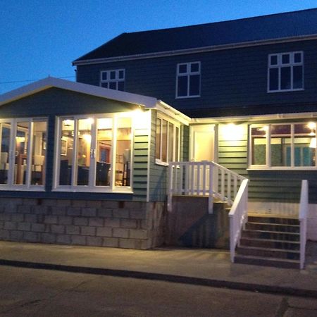 The Waterfront Boutique Hotel Stanley Exteriör bild