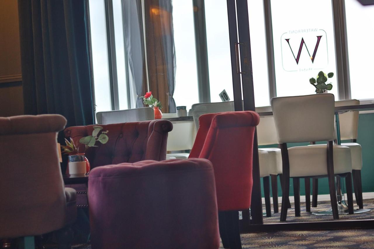 The Waterfront Boutique Hotel Stanley Exteriör bild