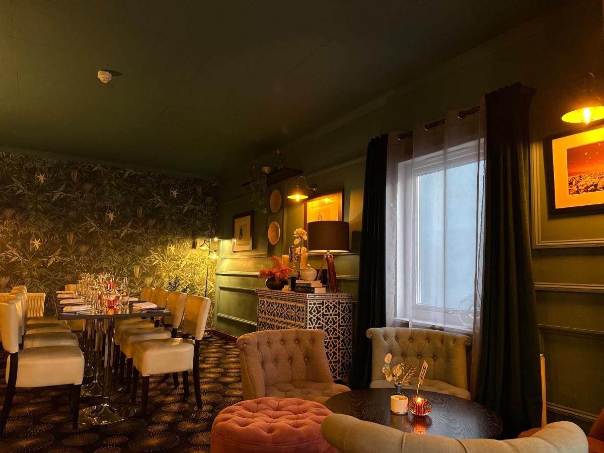 The Waterfront Boutique Hotel Stanley Exteriör bild