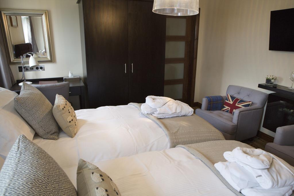 The Waterfront Boutique Hotel Stanley Exteriör bild